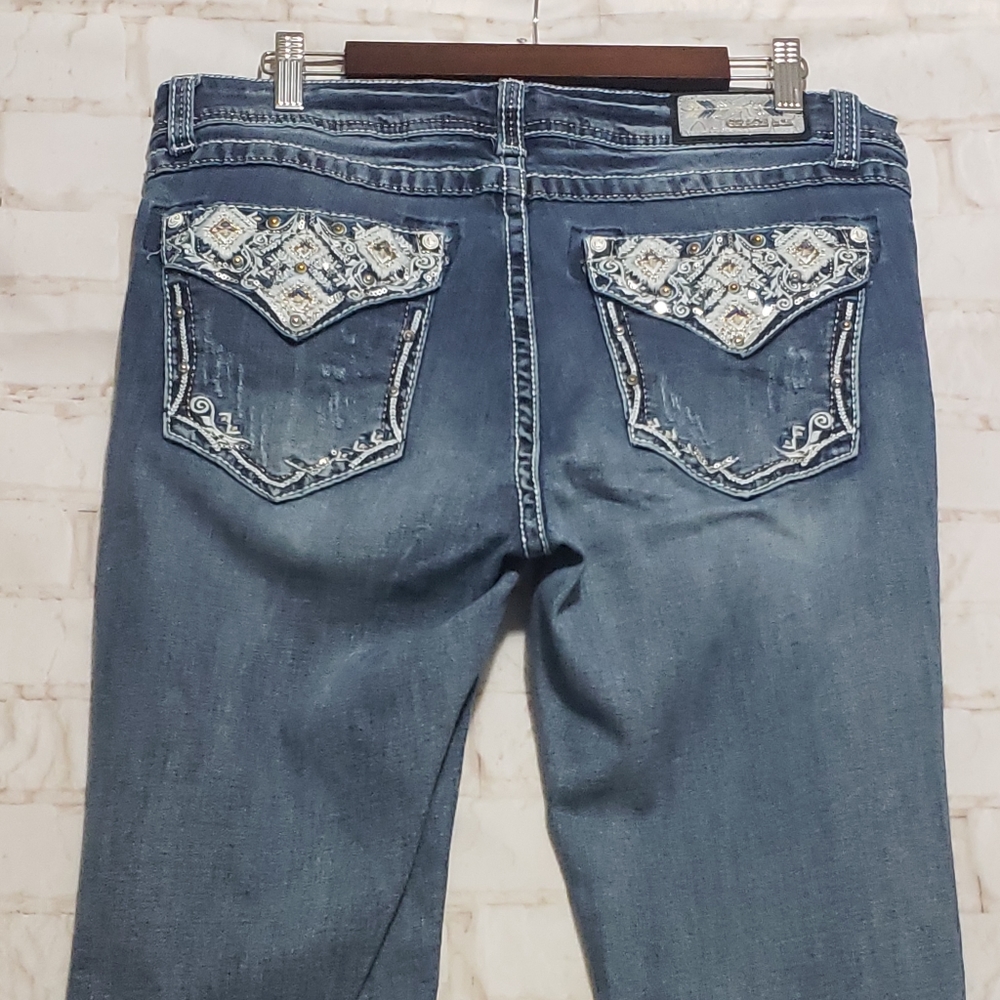 GRACE in LA WOMEN'S MID RISE EMBELLISHED POCKET BOOT CUT JEANS
